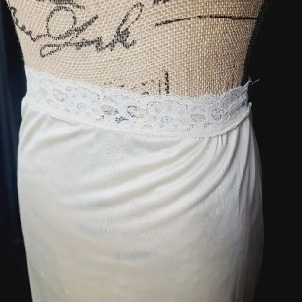 Vintage  Ivory Lace Applique Half Skirt Slip